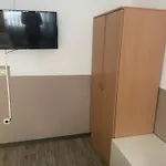 אכסניה Livi Und *